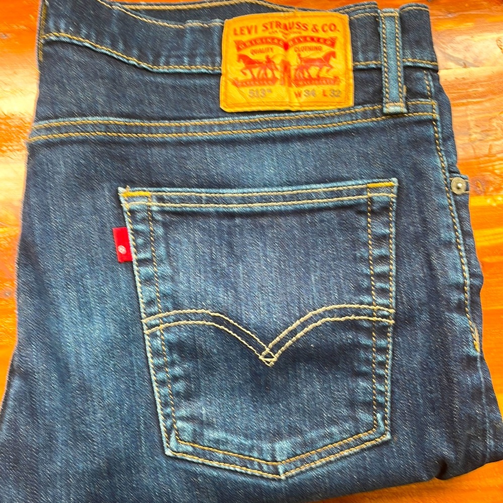 Men Levi’s relaxed jeans